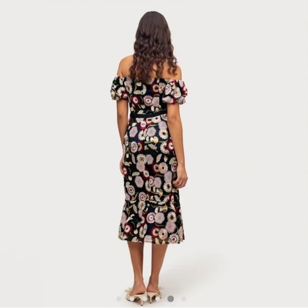 Sam Edelman Off The Shoulder Floral Embroidered MIDI Dress. - Picture 4 of 5